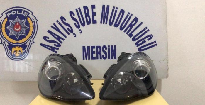 25 SANİYEDE LÜKS OTOMOBİLİN 50 BİN LİRALIK FARLARINI ÇALDILAR