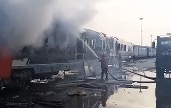 TARSUS’TA TREN VAGONU YANDI