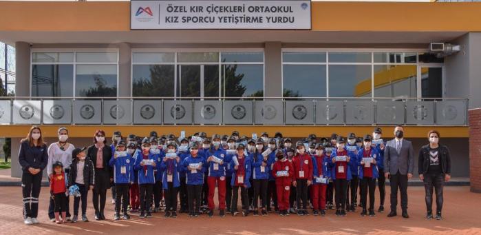 KIR ÇİÇEKLERİ PROJESİNDEKİ ÖĞRENCİLERE SUYUN ÖNEMİ ANLATILDI