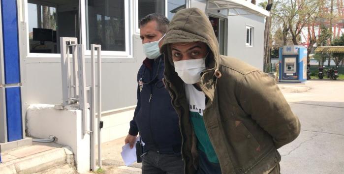 CADDE ORTASINDA KADINA DEHŞETİ YAŞATTI, ZORLA GİRDİĞİ EVDE SAKLANMAYA ÇALIŞTI