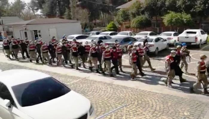 ŞANLIURFA UYUŞTURUCU OPERASYONUNDA 15 TUTUKLAMA