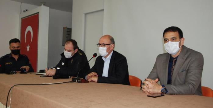 KAYMAKAM NAZLI, MUHTARLARI VİRÜS KONUSUNDA UYARDI