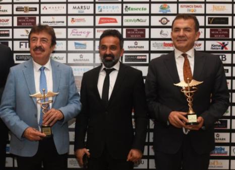 BAŞKAN ÖZYİĞİT’E SAĞLIKTA HİZMET VE ONUR ÖDÜLÜ