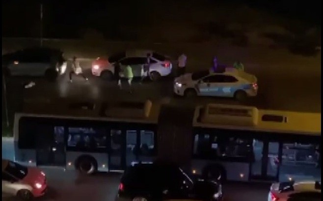 TRAFİKTE YUMRUK YUMRUĞA KAVGA