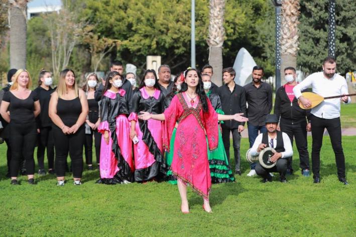 BÜYÜKŞEHİR BELEDİYESİNDEN DÜNYA ROMANLAR GÜNÜNE ÖZEL KONSER