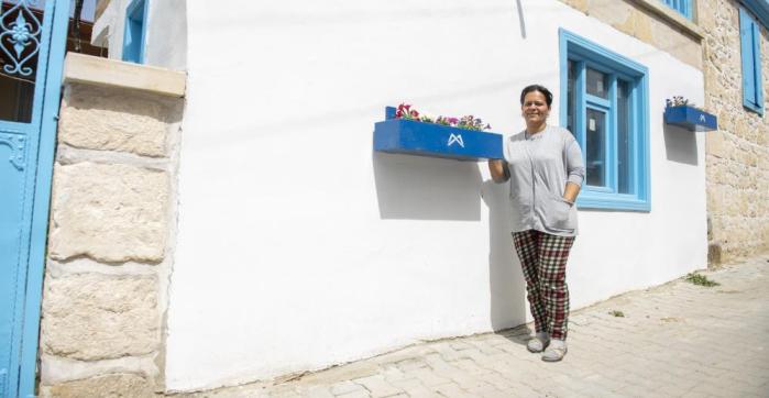 GİRİT KÖYÜ İHSANİYE, SAKSILAR VE BANKLARLA RENKLENDİ