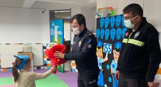 BOZYAZI’DA ANAOKULU ÖĞRENCİLERİNE TRAFİK VE GÜVENLİK EĞİTİMİ