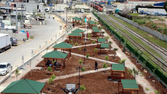 ÖZGÜRLÜK MAHALLESİNDE 9,5 DÖNÜMLÜK PARKIN ÇALIŞMALARI SON HIZ SÜRÜYOR