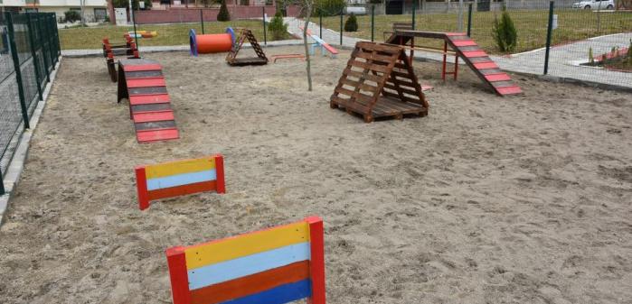 TARSUS’TA ‘DOST PATİLER EĞİTİM VE OYUN PARKI’ AÇILDI