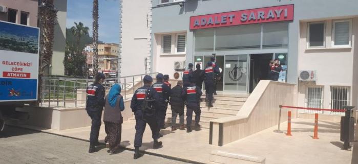 AV TÜFEĞİNİ BOŞALTIRKEN ARKADAŞINI VURMUŞ