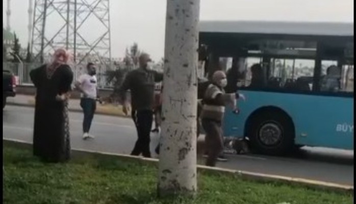 BELEDİYE OTOBÜSÜNÜN ÇARPTIĞI KADIN HAYATINI KAYBETTİ