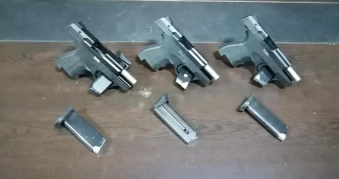 TARSUS’TA SİLAH KAÇAKÇILARINA BASKIN