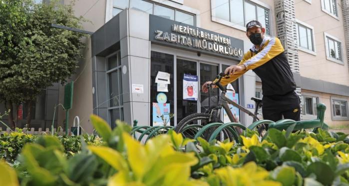 MEZİTLİ’YE BİSİKLET DURAKLARI YERLEŞTİRİLMEYE BAŞLANDI