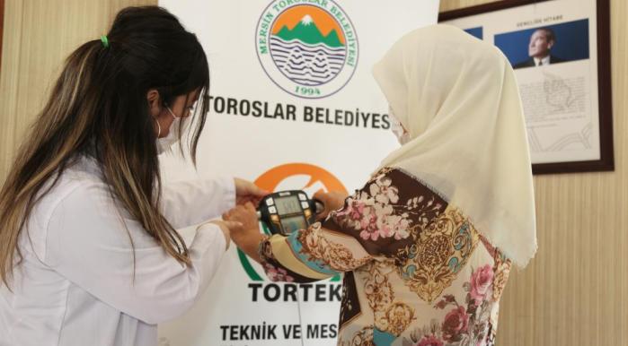 TOROSLAR BELEDİYESİ SAĞLIKLI BESLENME KURSU’ AÇTI