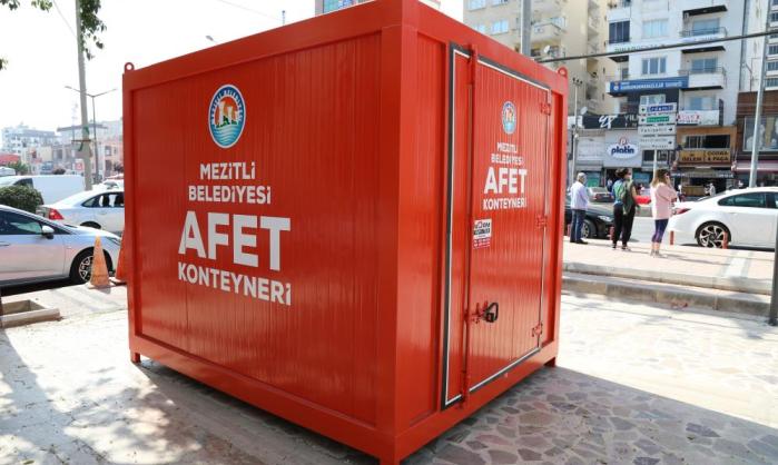 MERSİN’İN İLK ACİL DURUM DEPREM KONTEYNERİ MEZİTLİ’YE YERLEŞTİRİLDİ