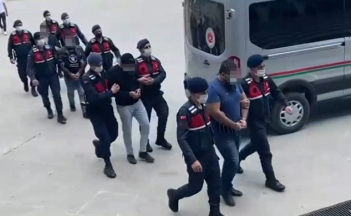 MERSİN MERKEZLİ SİLAH KAÇAKÇILIĞI OPERASYONU: 5 KİŞİ TUUKLANDI