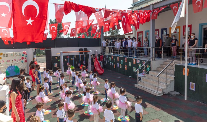 MERSİN BÜYÜKŞEHİR BELEDİYESİ KREŞİNDE 23 NİSAN COŞKUSU