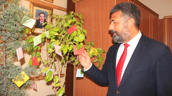 DİLEK AĞACI PROJESİ İLE İHTİYAÇ SAHİBİ ÇOCUKLAR HAYALLERİNE KAVUŞUYOR