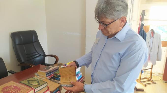 KUR’AN-I KERİMİ ÇÖPE KARIŞMAKTAN TEMİZLİK İŞÇİLERİ KURTARDI