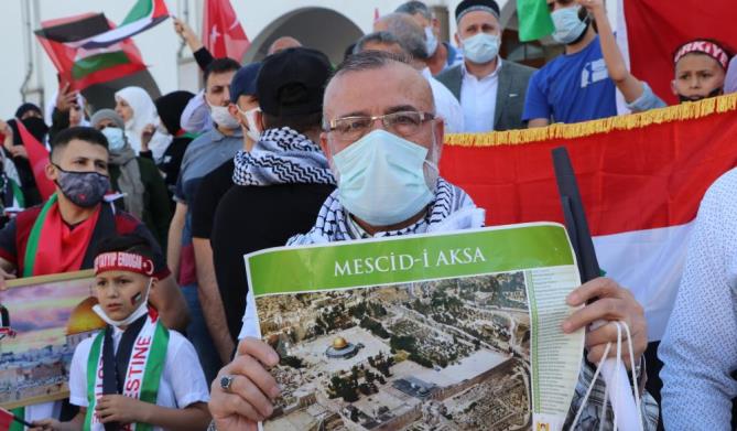 İSRAİL’İN MESCİD-İ AKSA’YA VE FİLİSTİN’E SALDIRILARI  PROTESTO EDİLDİ