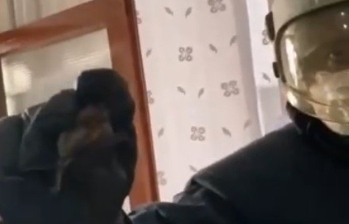 YARASALAR DAVLUMBAZA GİRDİ, İTFAİYE ÇIKARDI