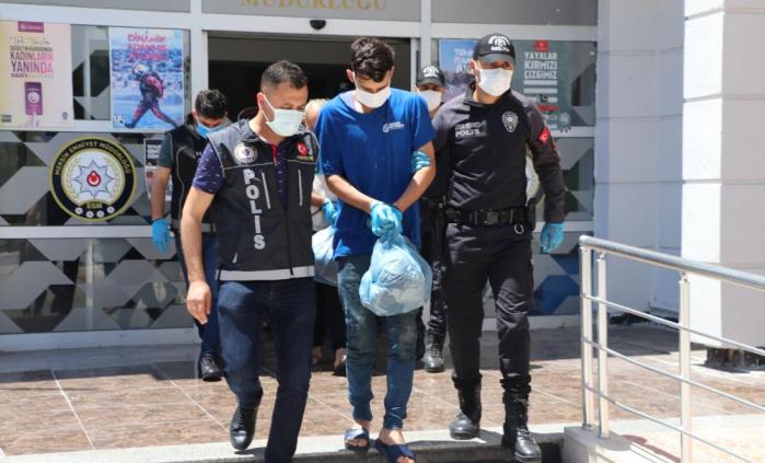 1,5 TON ESRARIN ŞÜPHELİLERİ ADLİYEYE SEVK EDİLDİ