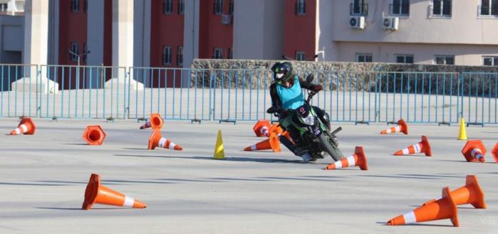 MOTOSİKLET SÜRÜŞ BECERİLERİ ETKİNLİĞİ NEFES KESTİ