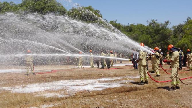 MERSİN´DE YANGIN SAVAŞÇILARI SEZONA HAZIR
