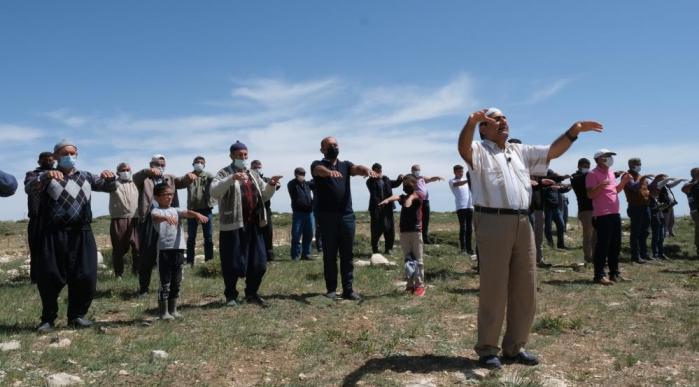 HAYVAN YETİŞTİRİCİLERİNDEN YAĞMUR DUASI