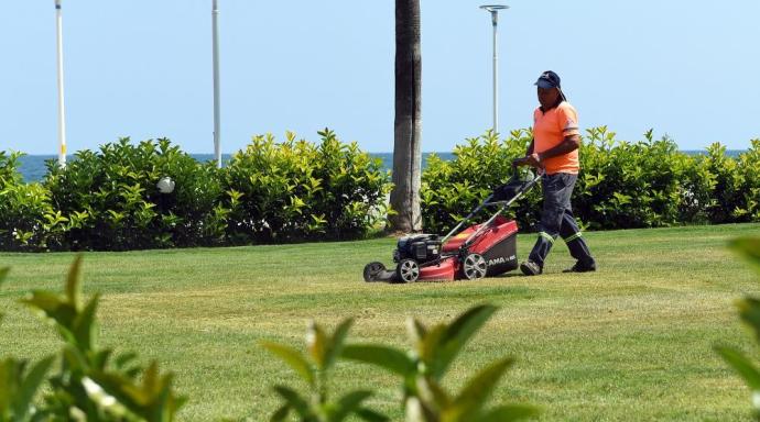 BÜYÜKŞEHİR EKİPLERİ, HAFTA SONUNDA MERSİN’İ GÜZELLEŞTİRMEK İÇİN 7/24 ÇALIŞTI