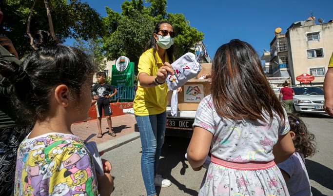 MERSİNLİ ÇOCUKLARIN BAYRAM HEDİYESİ BÜYÜKŞEHİR BELEDİYESİNDEN