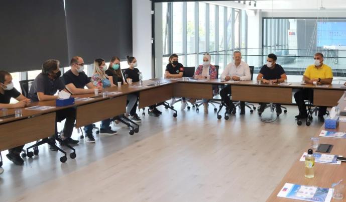 AMERİKA’DAN GELDİ MODEL FABRİKAYA HAYRAN KALDI