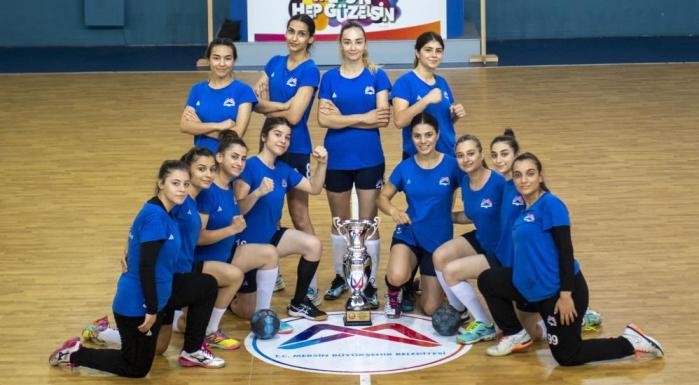 ŞAMPİYON HENTBOLCULAR, 1. LİG HAZIRLIKLARINA BAŞLADI