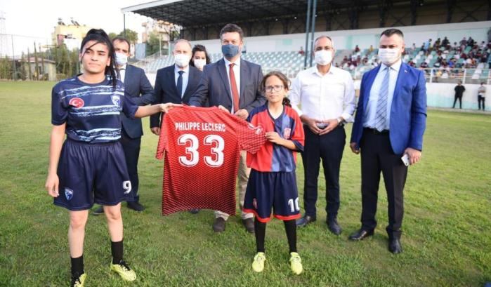 SURİYELİ VE TÜRK ÇOCUKLARIN DOSTLUK MAÇI