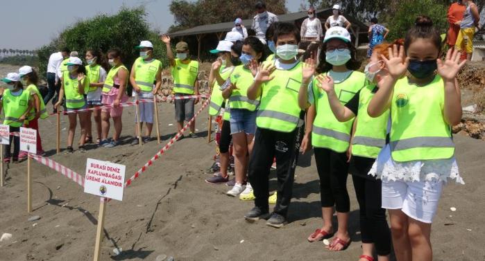 MERSİN’DE DENİZ KAPLUMBAĞALARI İÇİN SAHİL TEMİZLİĞİ
