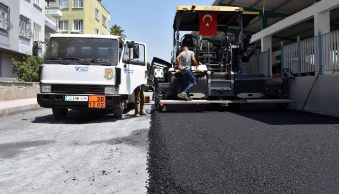 TARSUS BELEDİYESİ, YOL ONARIM VE ASFALT ÇALIŞMALARINA DEVAM EDİYOR