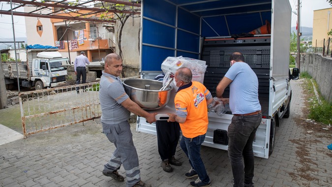 BÜYÜKŞEHİRİN MERSİNLİ KADINLARA SÜRPRİZİ