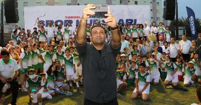 TOROSLAR BELEDİYESİ YAZ SPOR KURSLARI TÖRENLE AÇILDI