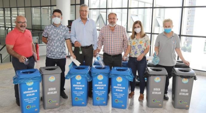 ÇÖPLER KAYNAĞINDA AYRIŞTIRILIYOR