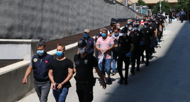 MERSİN’DEKİ FETÖ OPERASYONUNDA 2 ASKER TUTUKLANDI