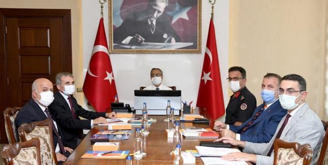 MERSİN’DE EĞİTİM ÖĞRETİM DÖNEMİNDE ALINACAK TEDBİRLER GÖRÜŞÜLDÜ