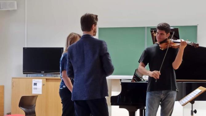 MEÜ KONSERVATUVAR ÖĞRENCİSİ ADA YALIN YÜCEL, BRÜKSEL’DE BİRİNCİ OLDU