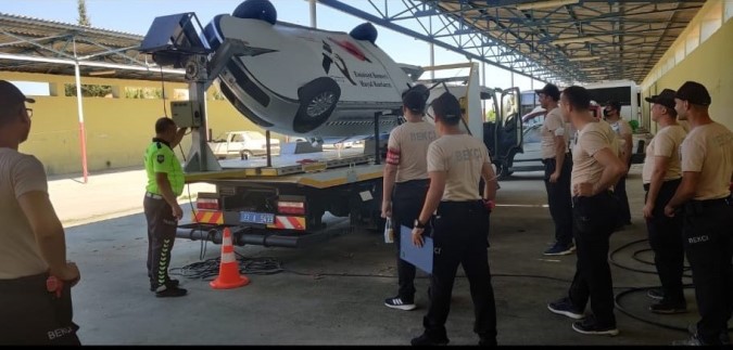 SİMÜLASYON ARACIYLA EMNİYET KEMERİ EĞİTİMİ VERİLDİ