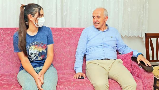 GÜLTAK, DOKTOR ADAYI GENÇ KIZI EVİNDE ZİYARET ETTİ