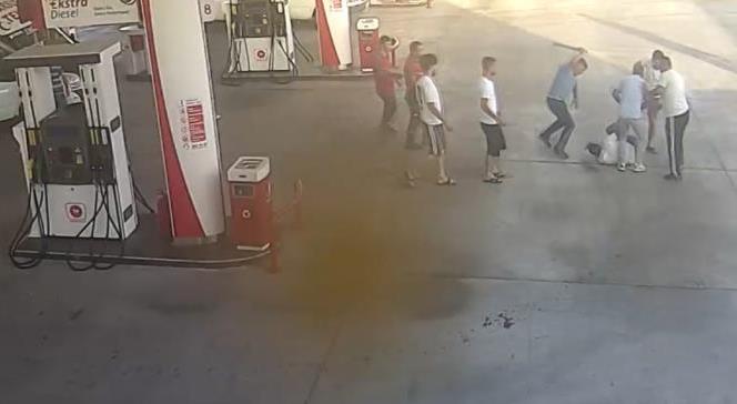 SEVDİĞİ KIZLA KAÇMAK İSTERKEN ÖLDÜRESİYE DÖVÜLDÜ