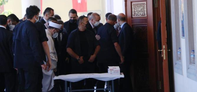 CUMHURBAŞKANI ERDOĞAN, CUMA NAMAZINI EMİR SULTAN CAMİİNDE KILDI