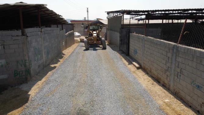 TARSUS’UN DEZAVANTAJLI BÖLGELERİNDE ASFALT ATAĞI SÜRÜYOR