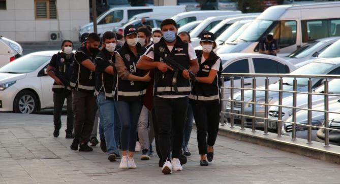 MERSİN’İ DE KAPSAYAN 3 İLDE UYUŞTURUCU BARONLARINA OPERASYON: 6 GÖZALTI
