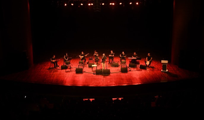 DÜNYA BARIŞ GÜNÜ YENİŞEHİR’DE TÜRKÜLERLE KUTLANDI