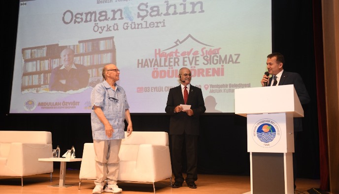 MERSİN’DE ÖYKÜ ETKİNLİĞİNE KATILANLARIN ÖDÜLLERİ TÖRENLE VERİLDİ